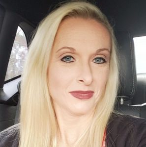 Meet your Posher, Carrie